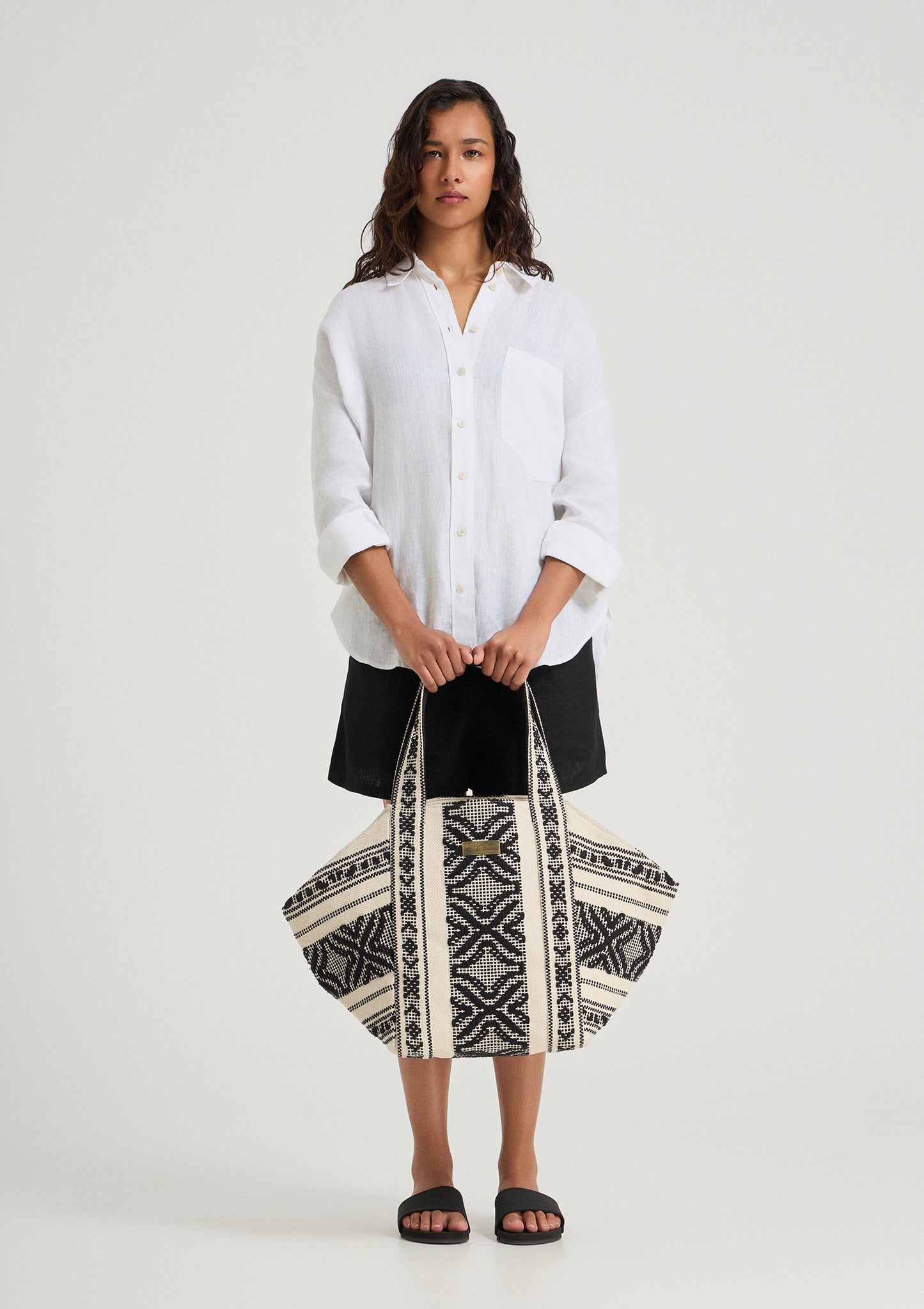 Nivora tote bag black / Pre-order