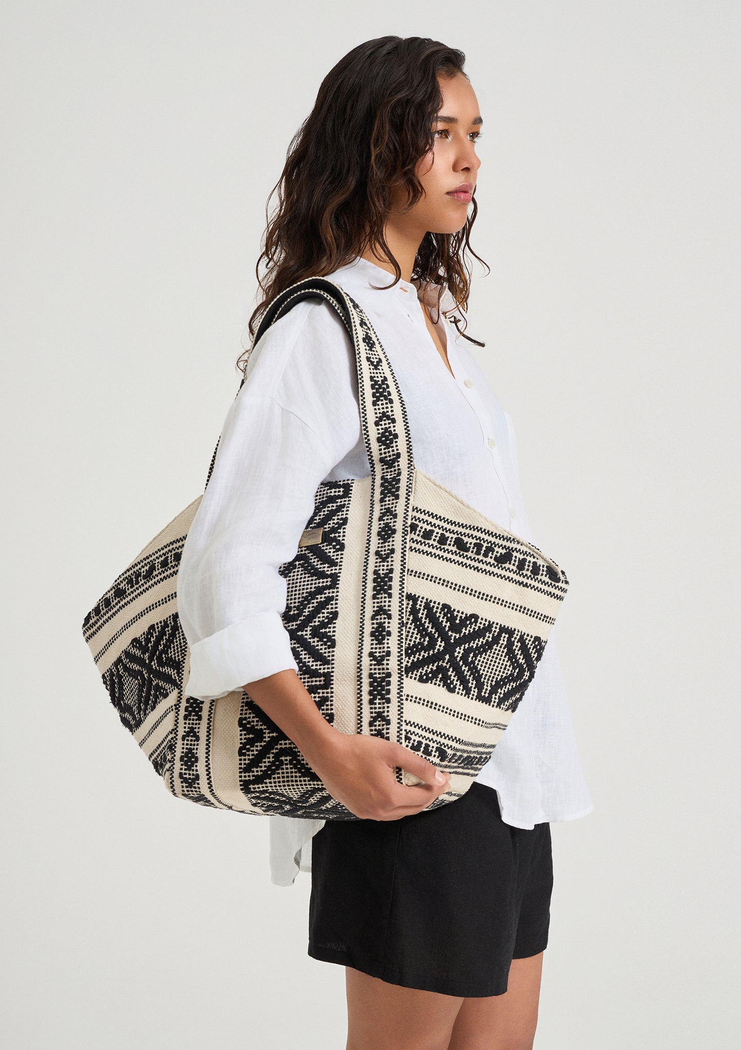 Nivora tote bag black / Pre-order