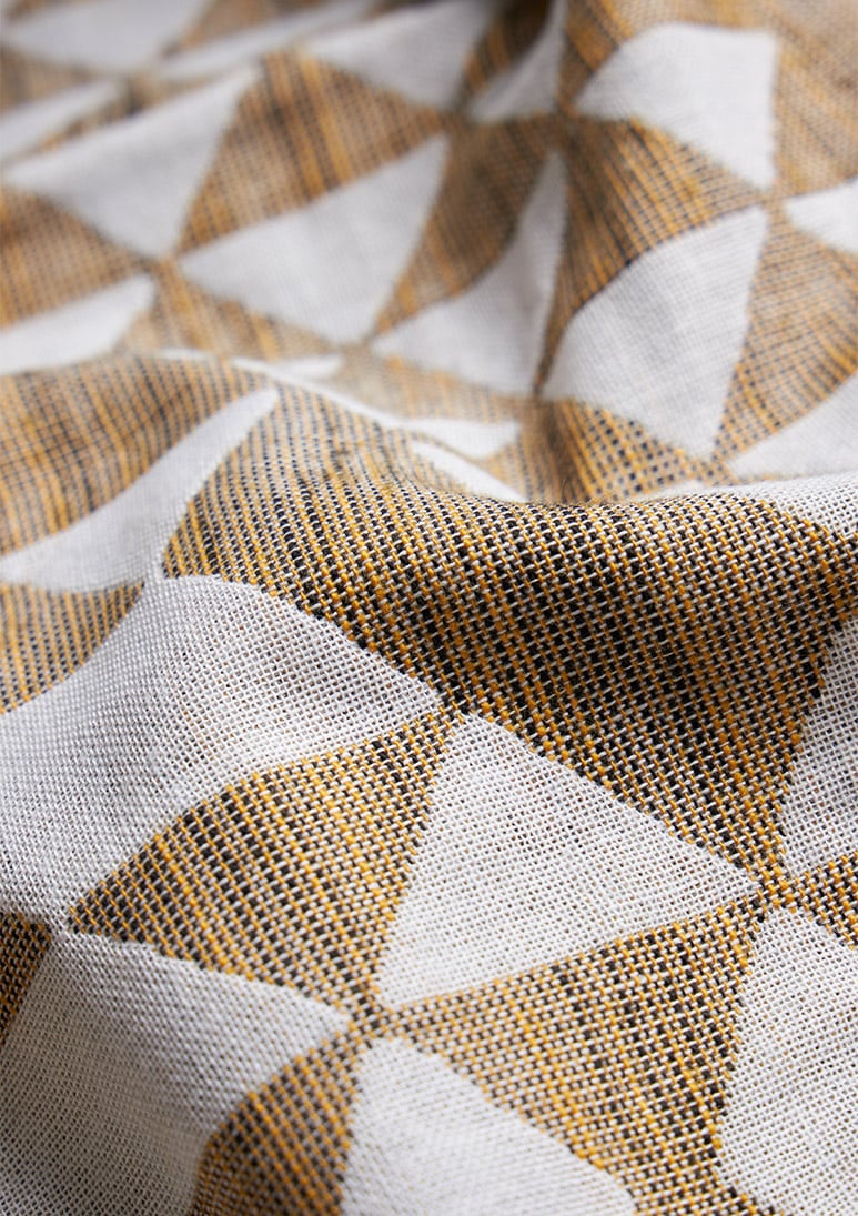 Zipolite jacquard beach towel mustard / Pre-order