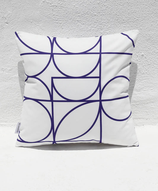 Dekorativer Kissenbezug mit Grecometry-Motiv / VORBESTELLUNG