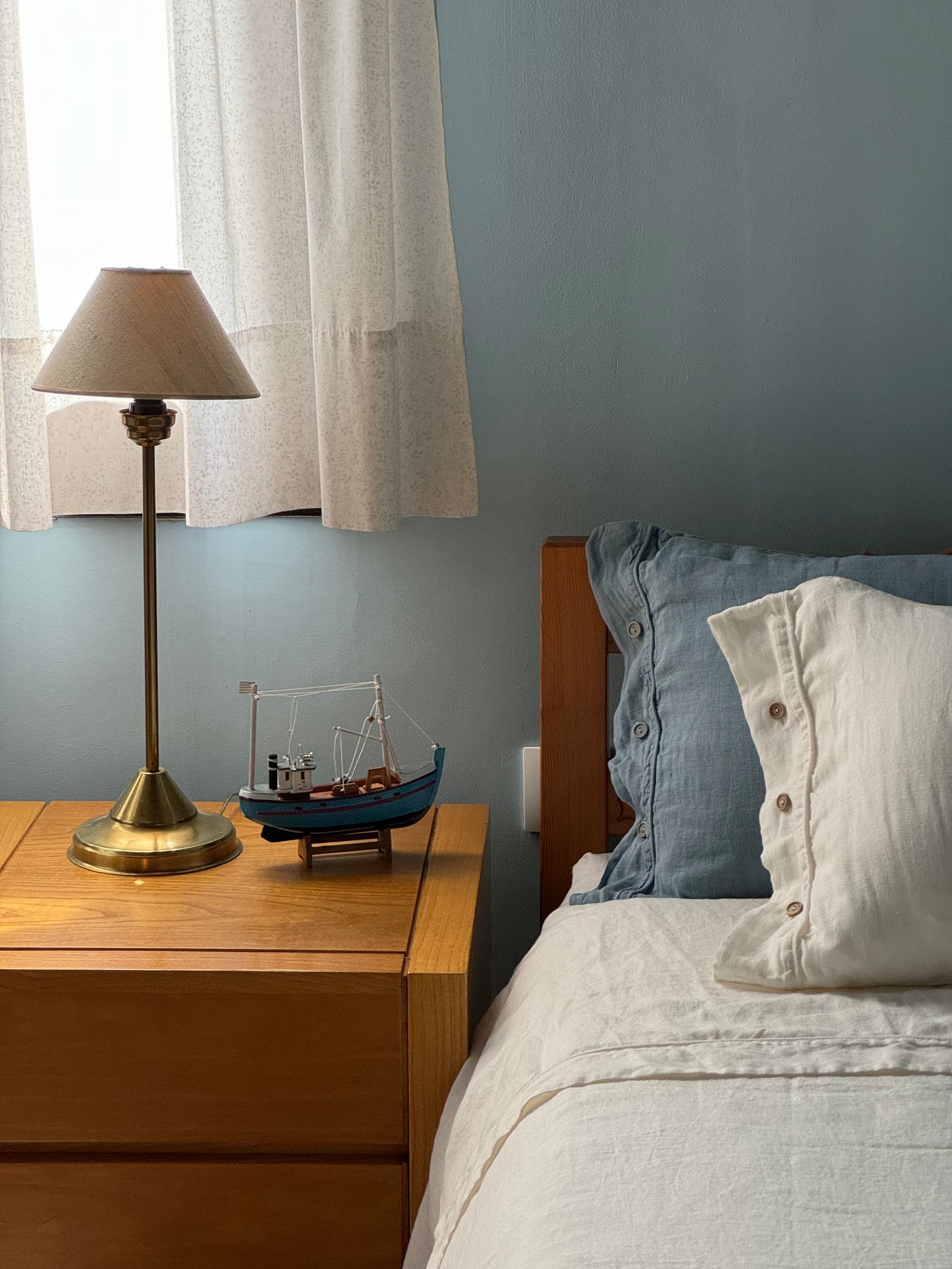 Sofia linen fitted sheet